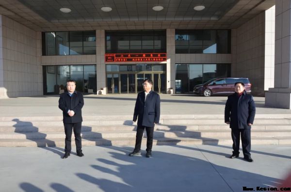 一滕集團舉行大年初一迎新春團拜活動集團黨委書記、董事長滕鴻儒向全體職工拜年