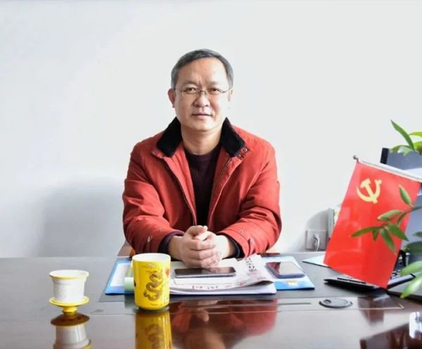 集團成立25周年征文| 一滕泰城醫藥公司：楊波