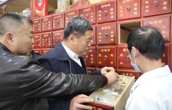 寧陽縣一滕醫藥有限公司承辦山東省“***美藥師藥學服務齊魯行暨***美藥師走基層”志愿服務公益活動