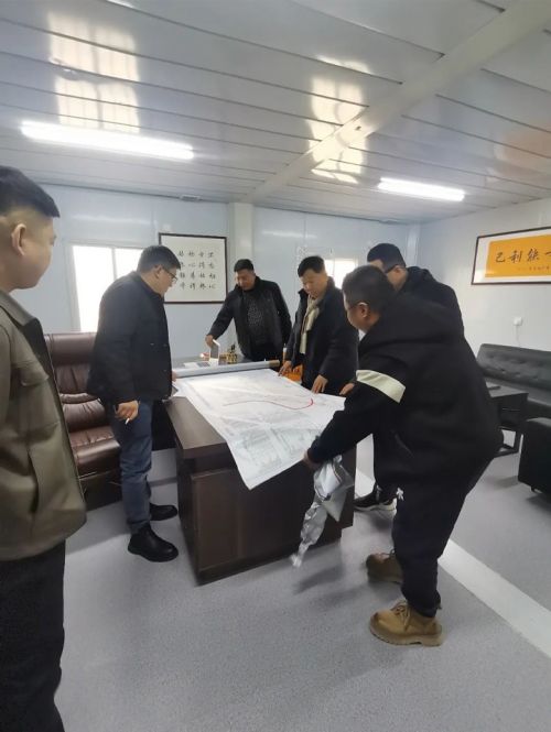 滕鴻儒董事長到一滕建設集團西北分公司調研指導工作