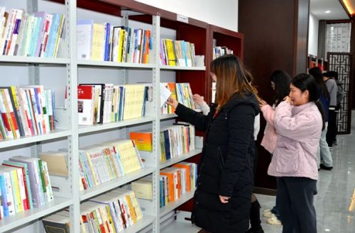 書香悅三八· 閱讀越美麗——山東一滕集團工會組織開展“書香三八”讀書活動