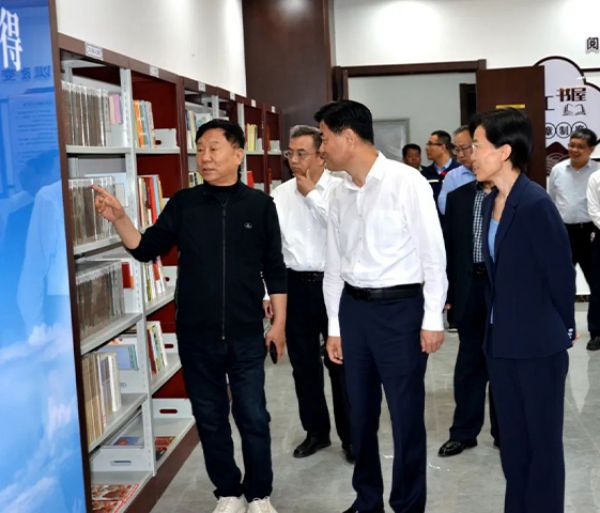 省住房城鄉建設廳黨組書記任海濤到一滕集團調研指導工作