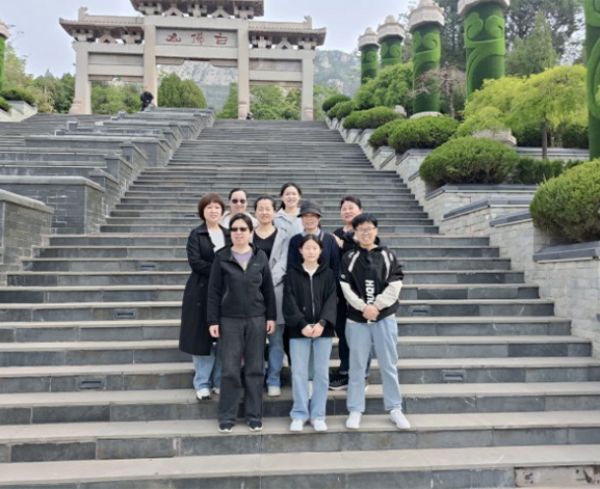 【五一特刊】東平一滕醫藥公司慶“五一”迎“五四”登山活動