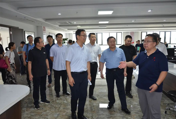山東省人社廳到一滕建設集團開展建筑行業人力資源隊伍建設專題調研