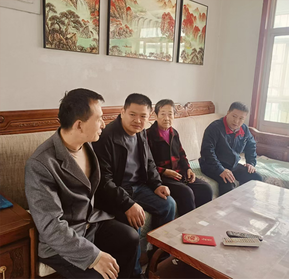 【冬日暖陽】一滕鋼結構網架公司走訪慰問困難職工