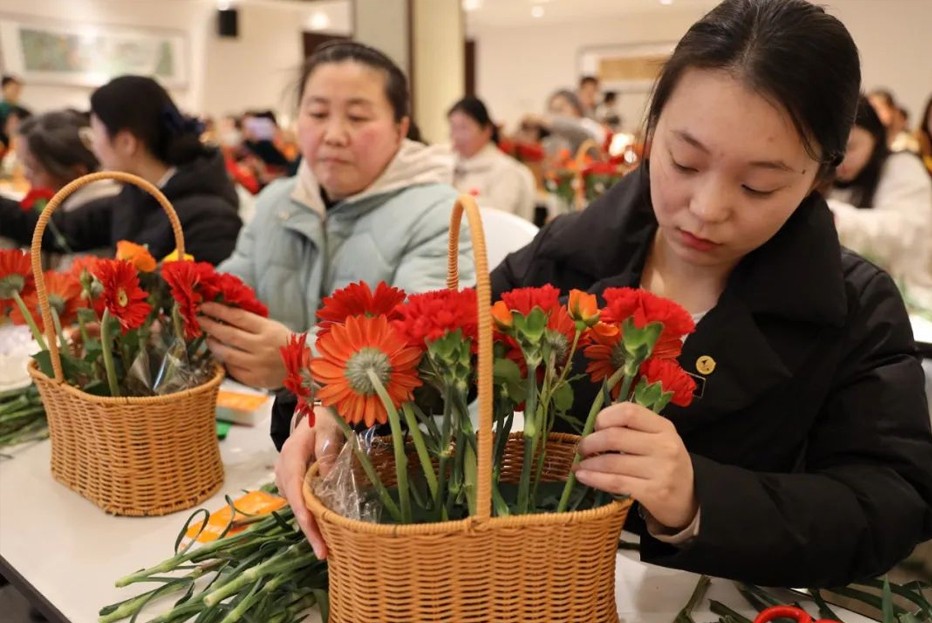 泰安一滕松峪酒店舉辦“三八”婦女節專題講座