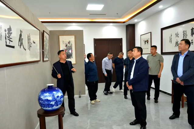 哈密市工商聯考察團到一滕集團參觀考察