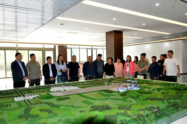 哈密市工商聯考察團到一滕集團參觀考察
