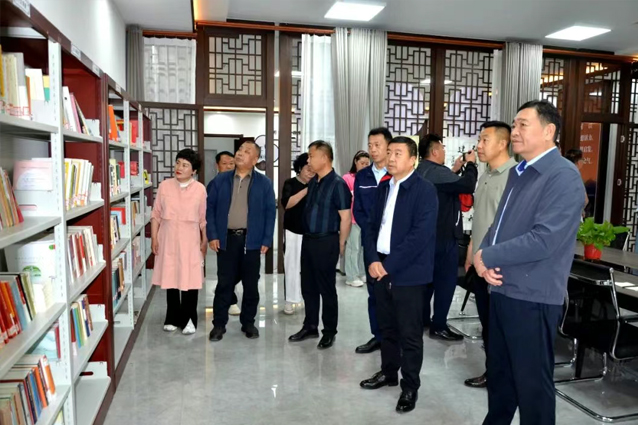 哈密市工商聯考察團到一滕集團參觀考察