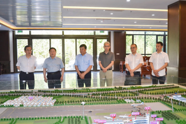 省石化工會領導蒞臨一滕集團考察指導工作